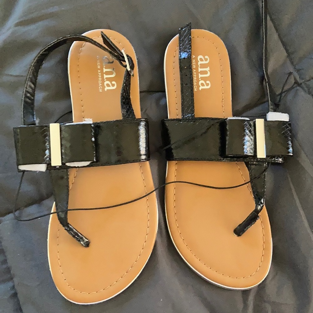Ana sandal with bow size 7